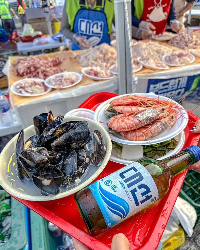 자갈치시장. 해산물을 맛보며 부산다운 활기를 만나는 시간